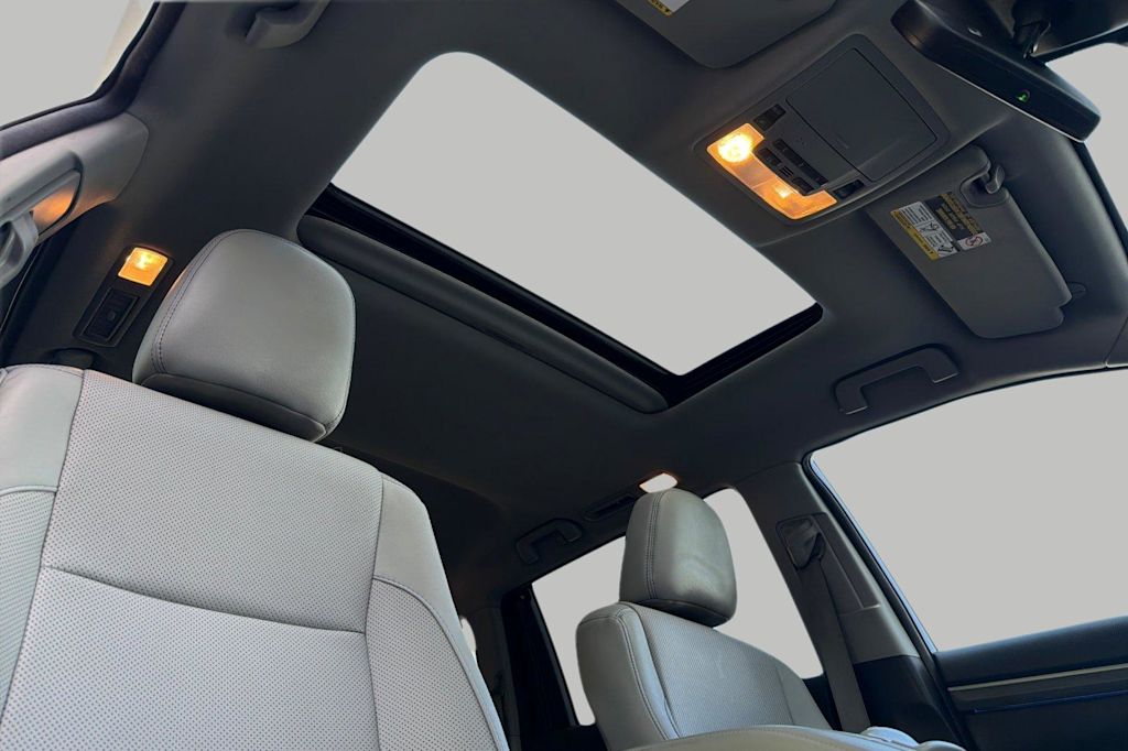 Thumbnail: 2017 Toyota Highlander - 24