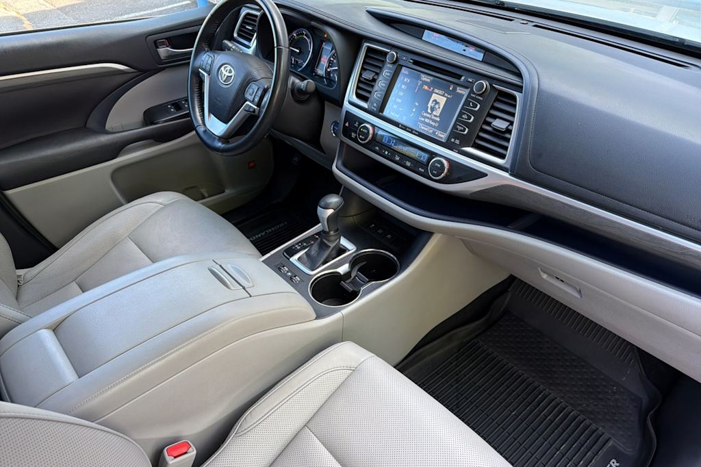 Thumbnail: 2017 Toyota Highlander - 12