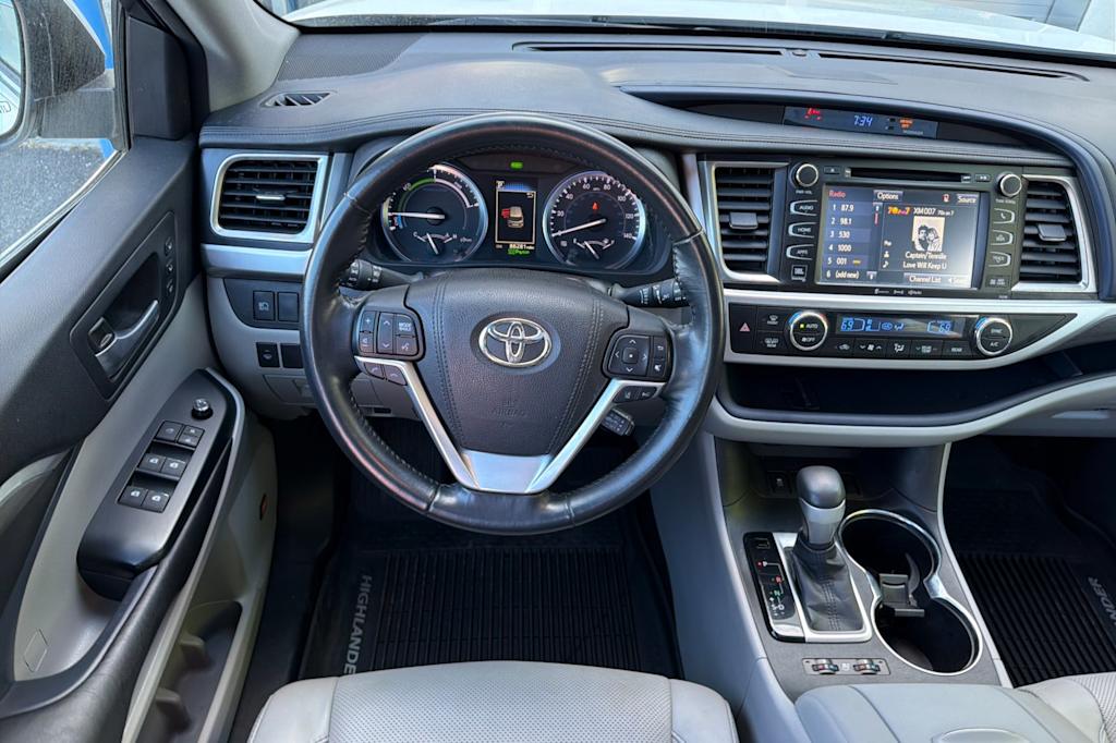 Thumbnail: 2017 Toyota Highlander - 11