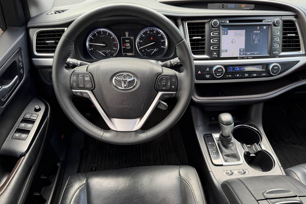 Thumbnail: 2016 Toyota Highlander - 10