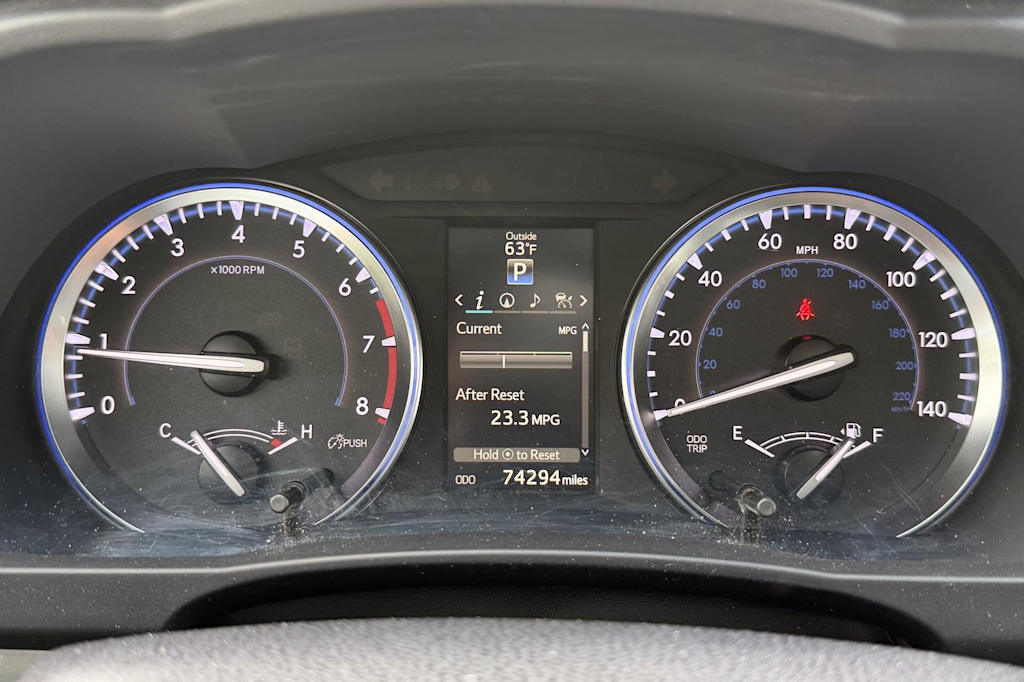 Thumbnail: 2016 Toyota Highlander - 14