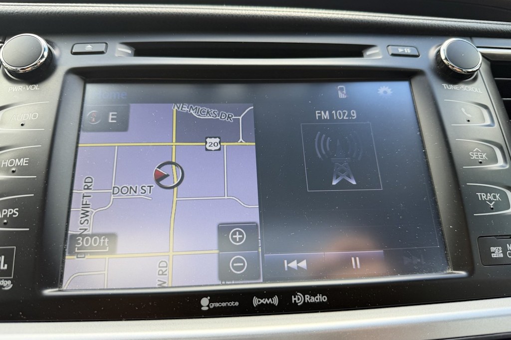Thumbnail: 2016 Toyota Highlander - 27