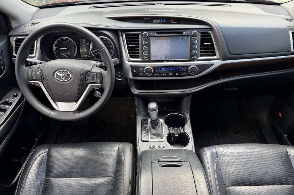 Thumbnail: 2016 Toyota Highlander - 2