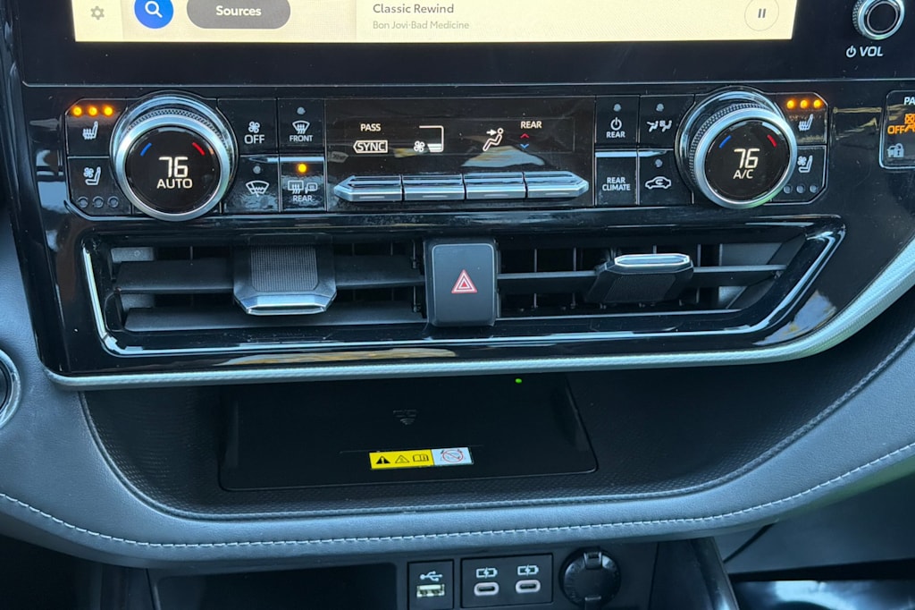 Thumbnail: 2023 Toyota Highlander - 26