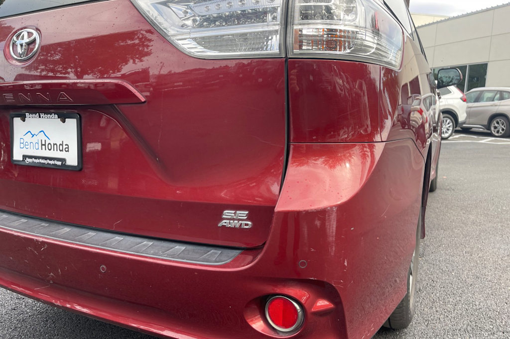 Thumbnail: 2020 Toyota Sienna - 15