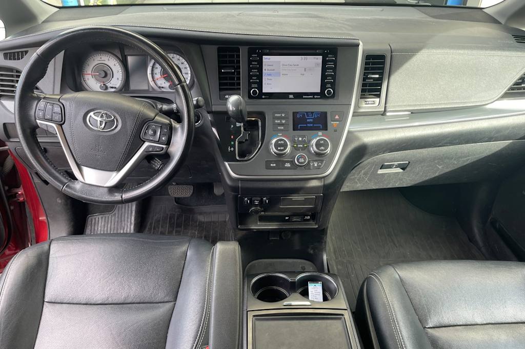Thumbnail: 2020 Toyota Sienna - 2