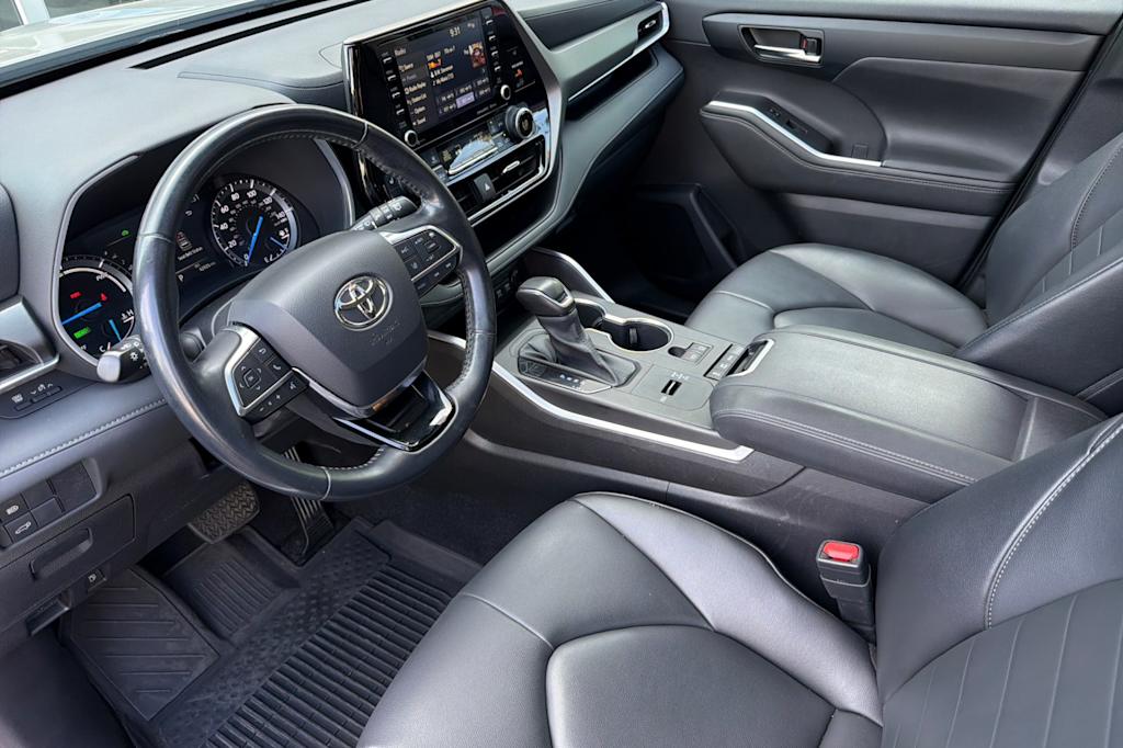 Thumbnail: 2020 Toyota Highlander - 8