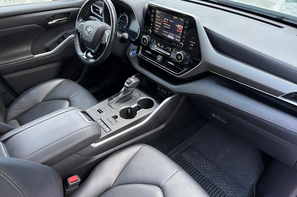 Thumbnail: 2020 Toyota Highlander - 11