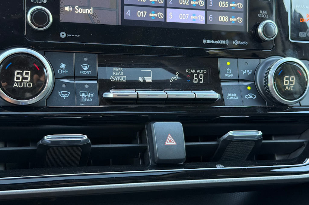 Thumbnail: 2020 Toyota Highlander - 27