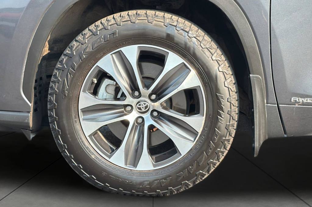 Thumbnail: 2020 Toyota Highlander - 8