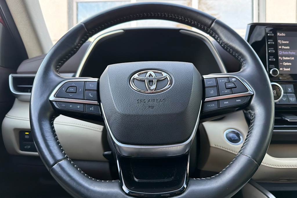 Thumbnail: 2021 Toyota Highlander - 28