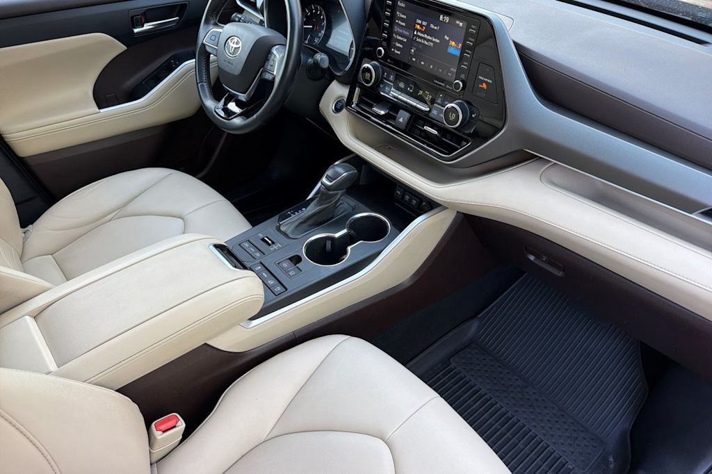 Thumbnail: 2021 Toyota Highlander - 12