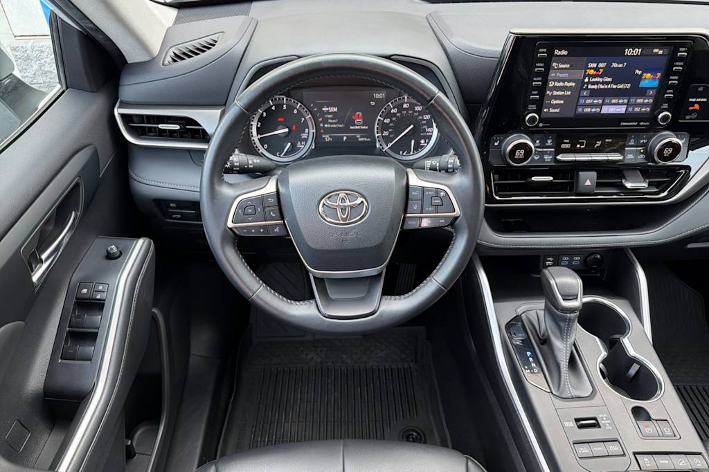 Thumbnail: 2022 Toyota Highlander - 11