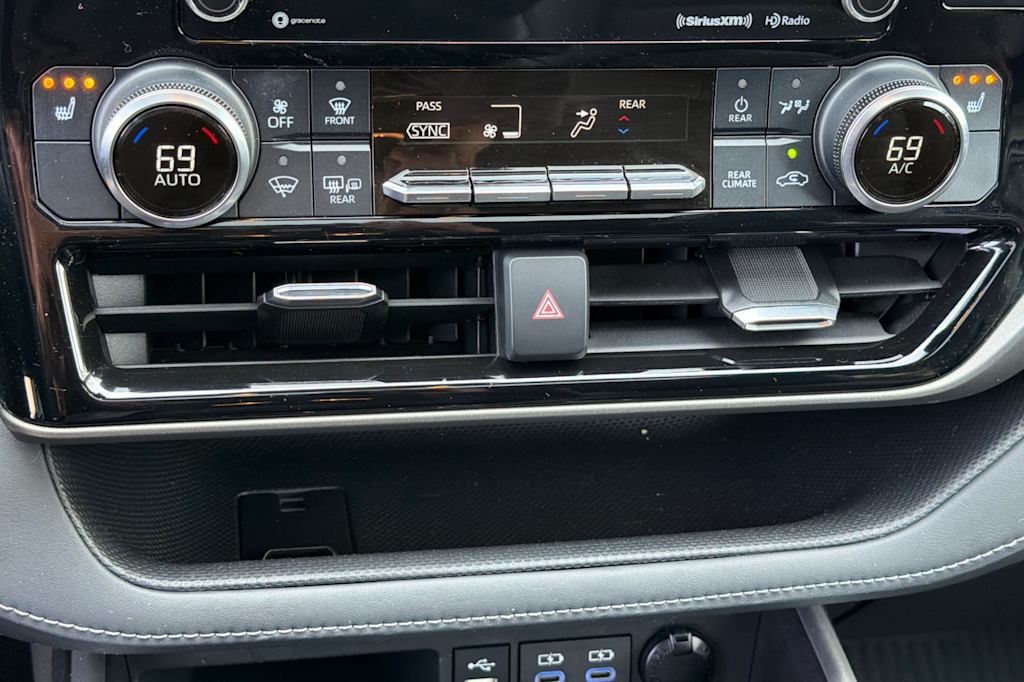 Thumbnail: 2022 Toyota Highlander - 26
