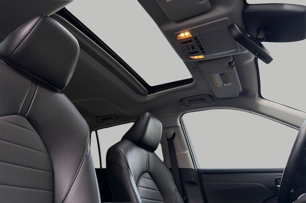 Thumbnail: 2022 Toyota Highlander - 24