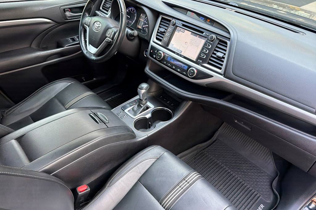 Thumbnail: 2018 Toyota Highlander - 12