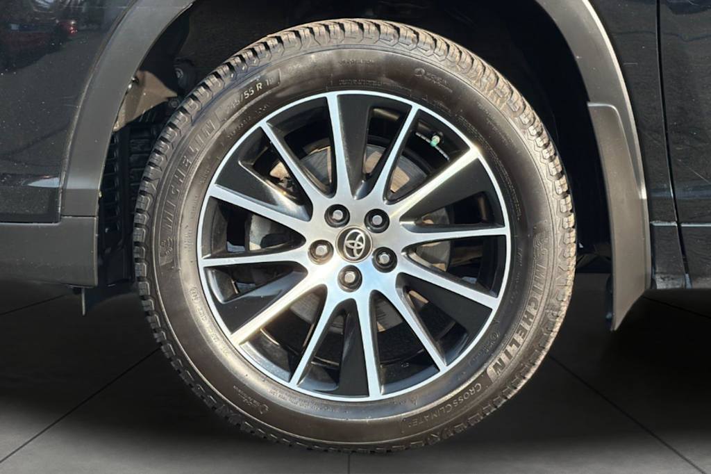 Thumbnail: 2018 Toyota Highlander - 8