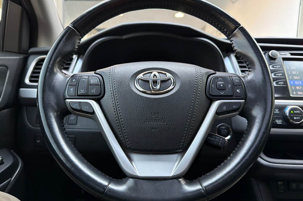 Thumbnail: 2018 Toyota Highlander - 29