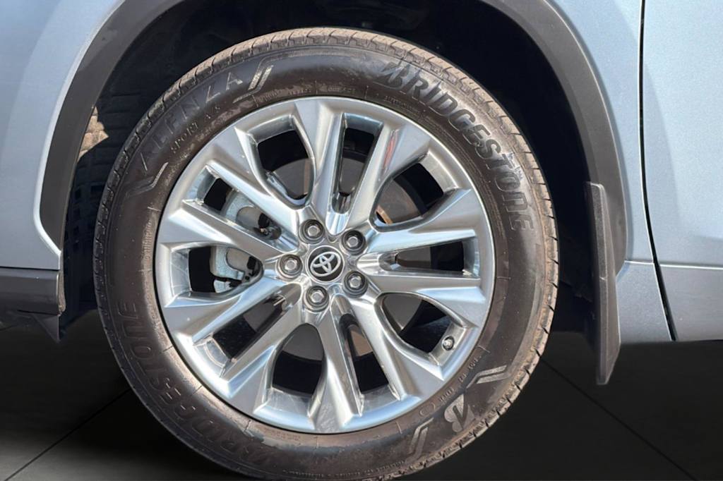 Thumbnail: 2024 Toyota Highlander - 8