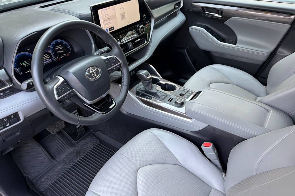 Thumbnail: 2024 Toyota Highlander - 9