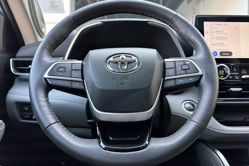 Thumbnail: 2024 Toyota Highlander - 27
