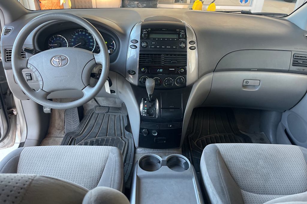 Thumbnail: 2010 Toyota Sienna - 2