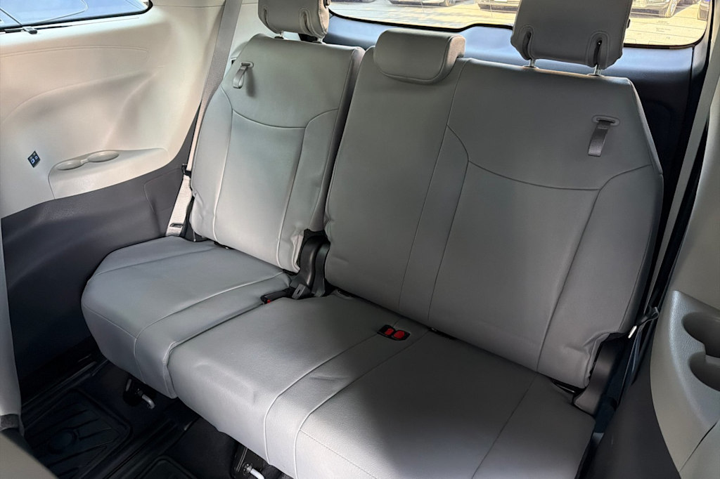 Thumbnail: 2024 Toyota Sienna - 11