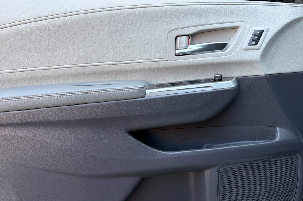 Thumbnail: 2024 Toyota Sienna - 22