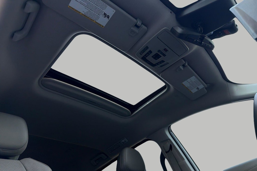 Thumbnail: 2024 Toyota Sienna - 24