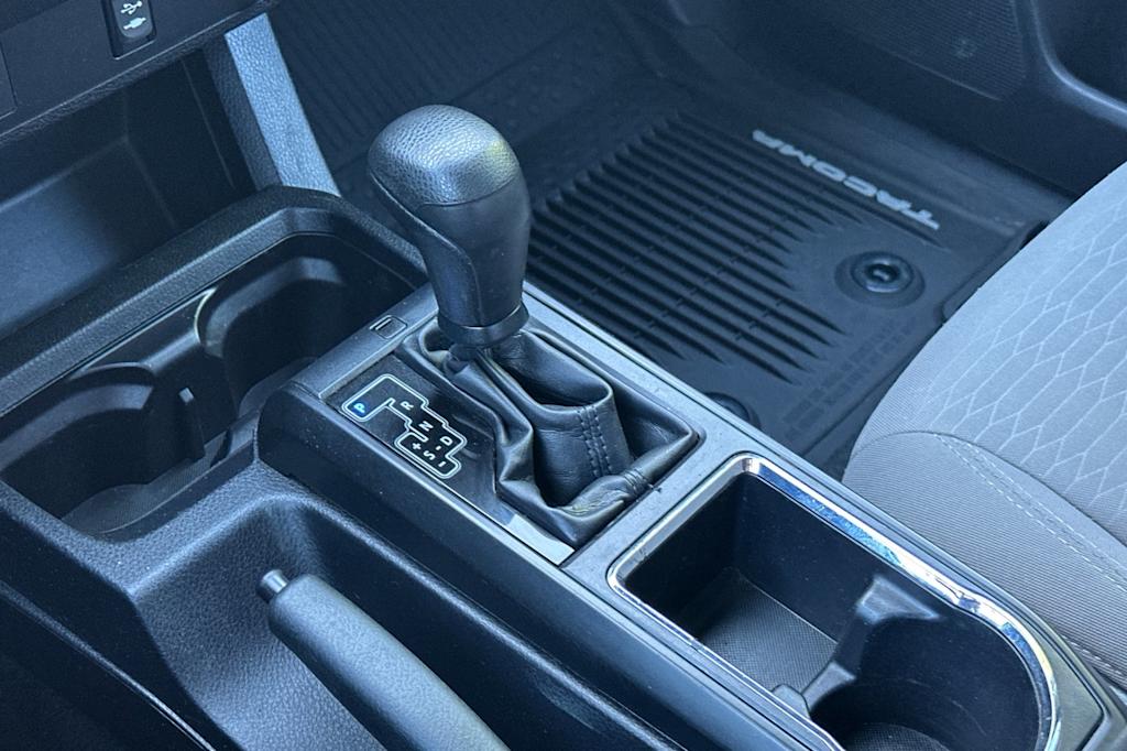 Thumbnail: 2019 Toyota Tacoma - 14