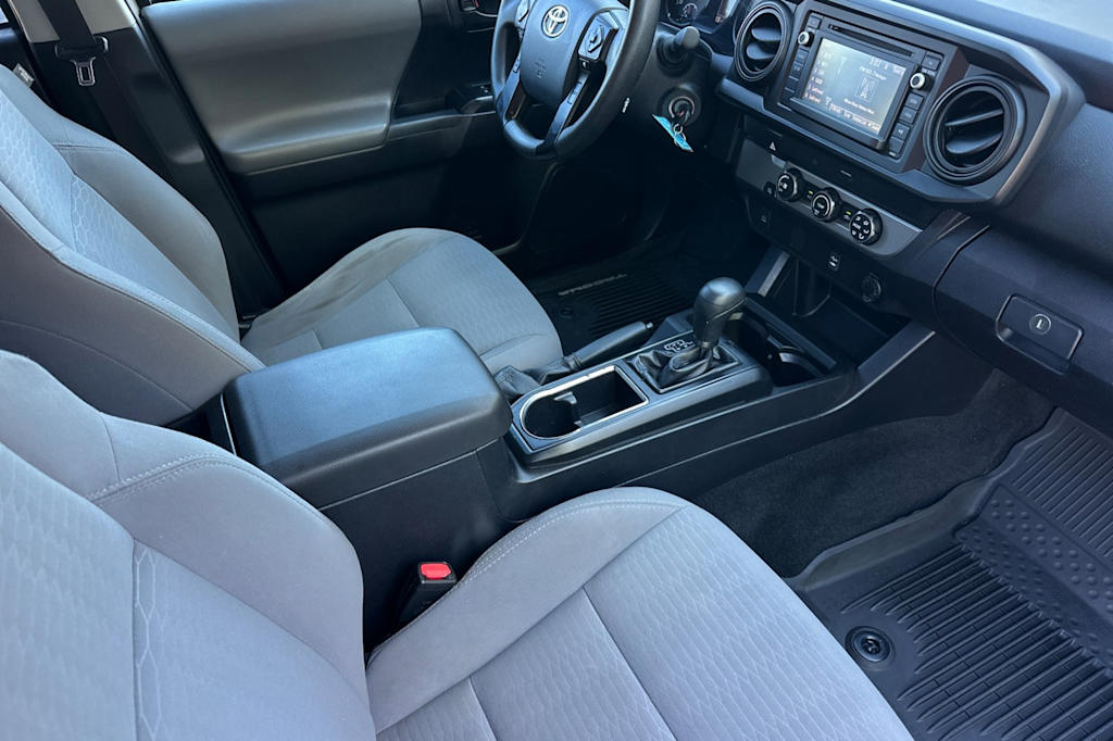 Thumbnail: 2019 Toyota Tacoma - 10