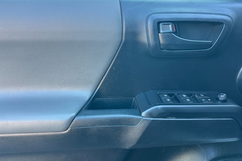 Thumbnail: 2019 Toyota Tacoma - 20