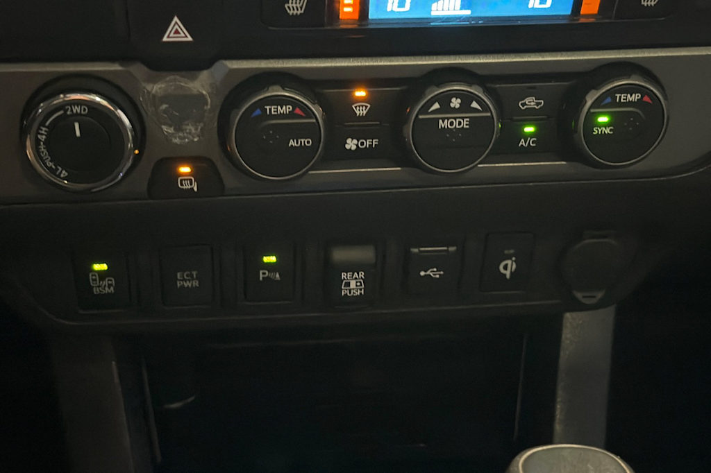 Thumbnail: 2020 Toyota Tacoma - 23