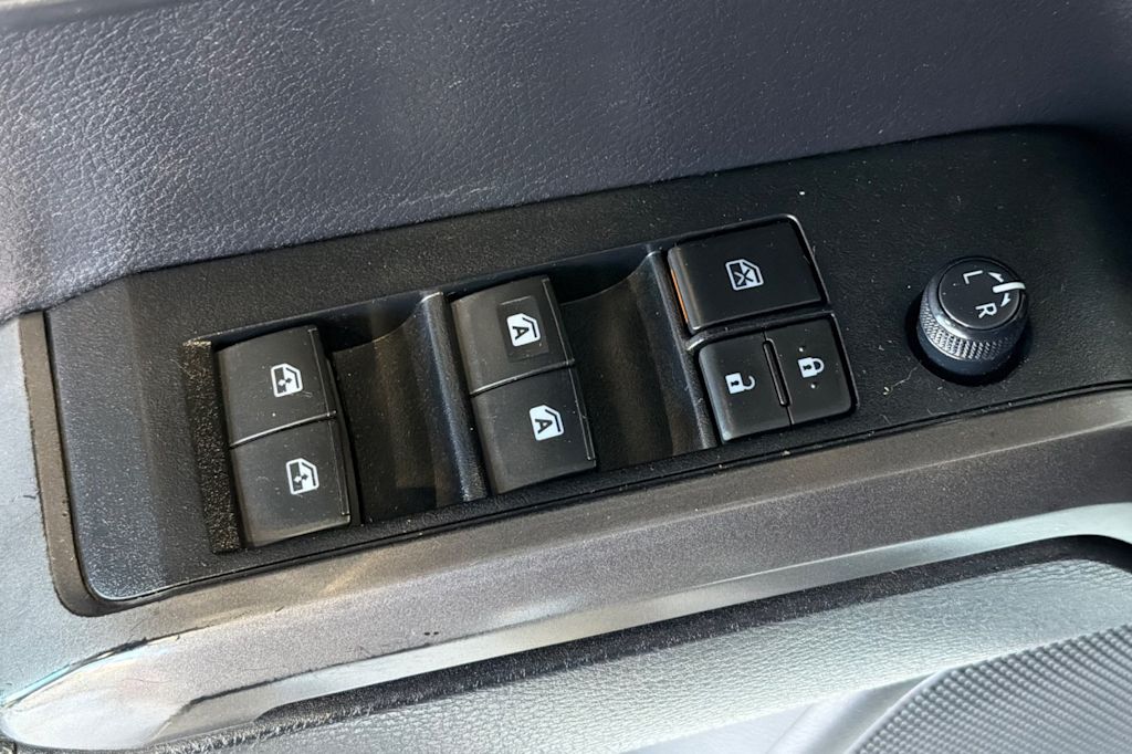 Thumbnail: 2020 Toyota Tacoma - 21