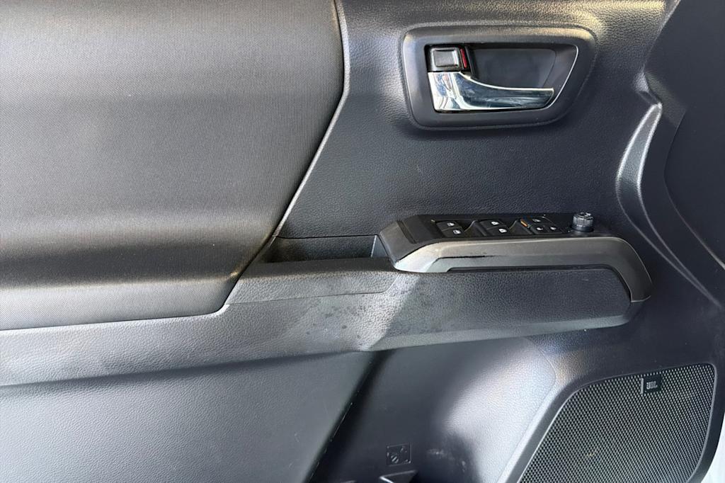 Thumbnail: 2020 Toyota Tacoma - 20