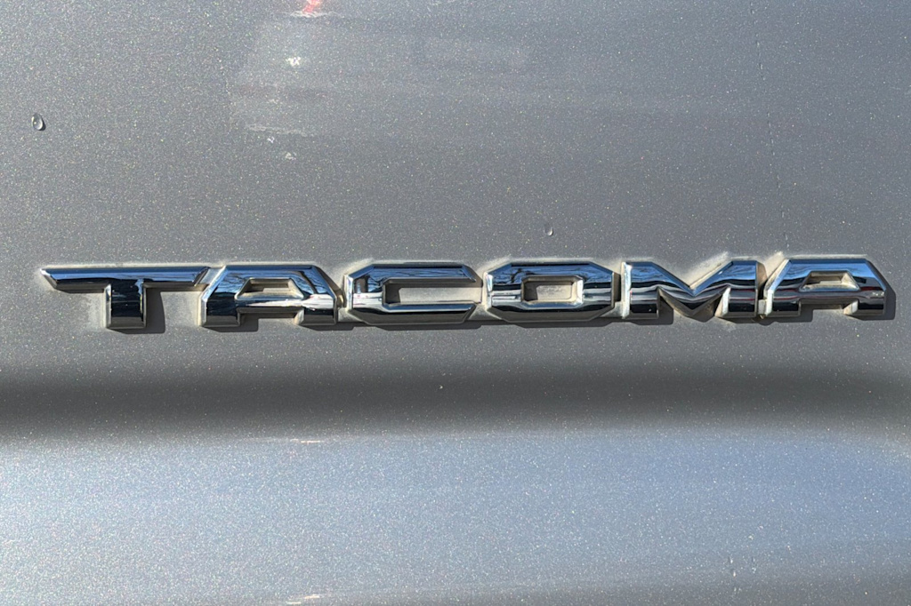 Thumbnail: 2017 Toyota Tacoma - 7