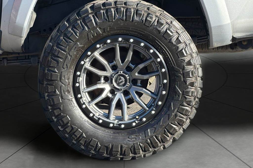 Thumbnail: 2017 Toyota Tacoma - 8