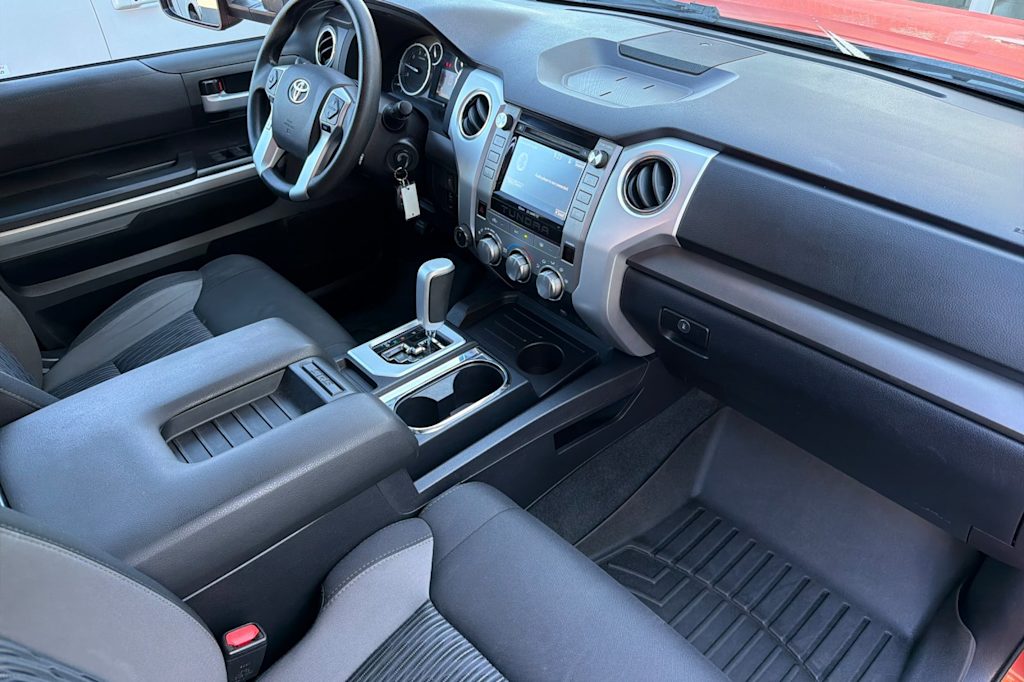 Thumbnail: 2017 Toyota Tundra - 9