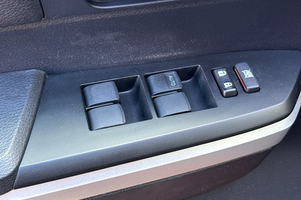 Thumbnail: 2016 Toyota Tundra - 22
