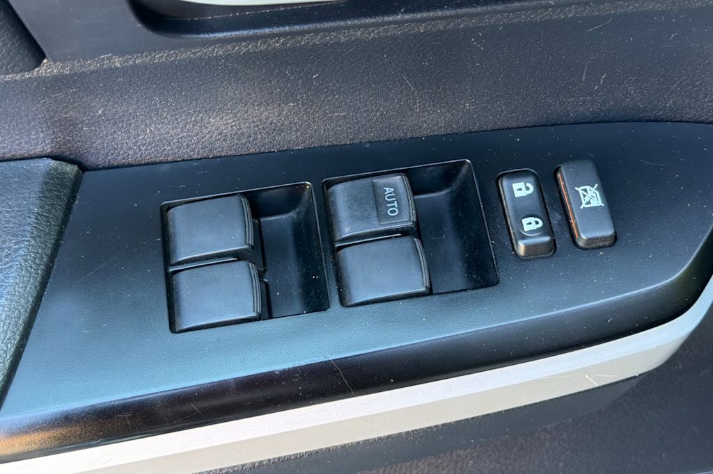 Thumbnail: 2020 Toyota Tundra - 21