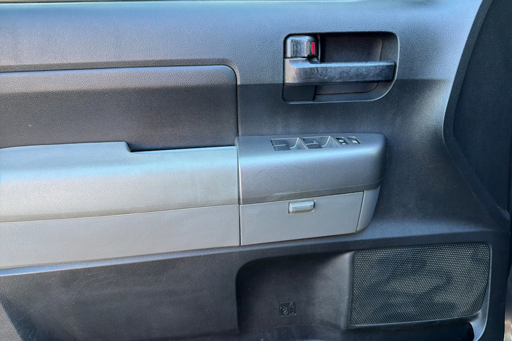 Thumbnail: 2011 Toyota Tundra - 19