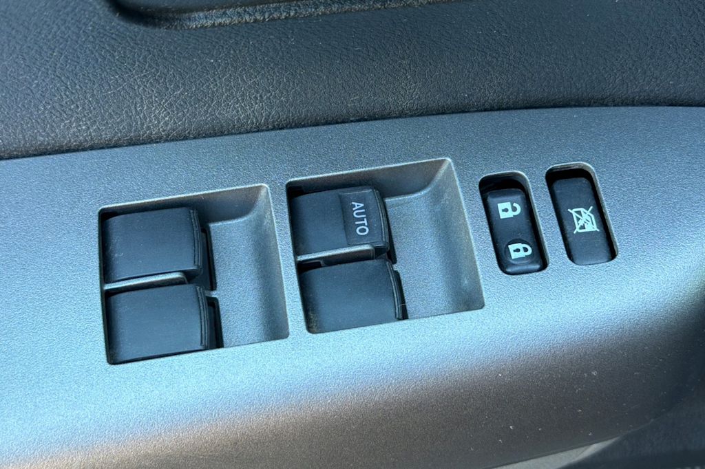 Thumbnail: 2011 Toyota Tundra - 20