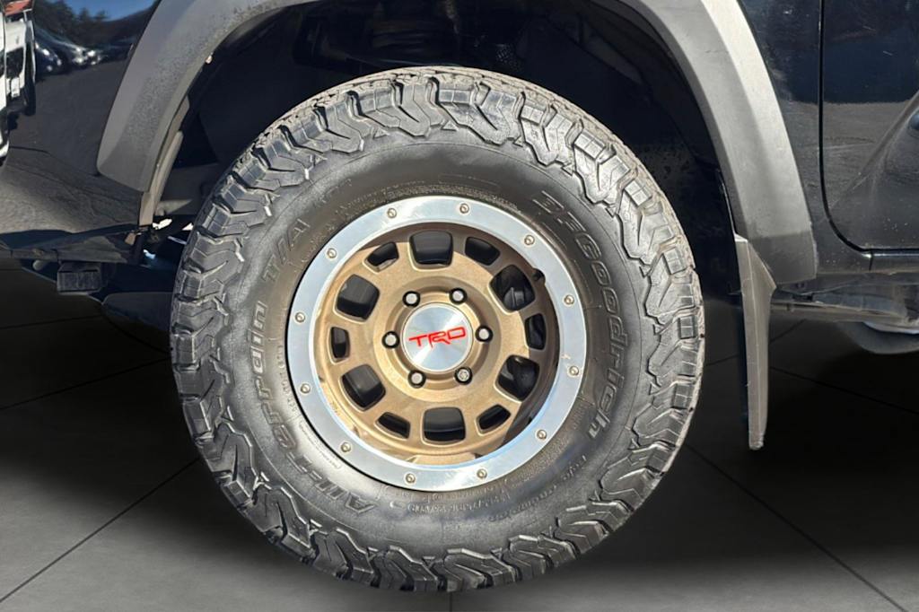 Thumbnail: 2016 Toyota Tacoma - 8