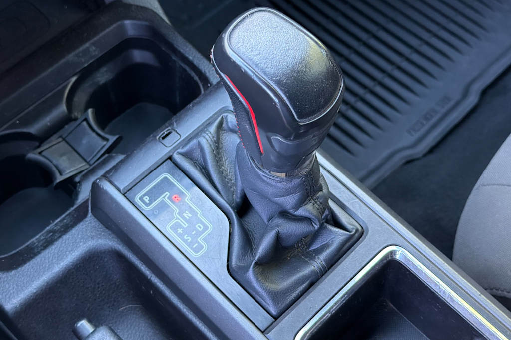 Thumbnail: 2016 Toyota Tacoma - 14
