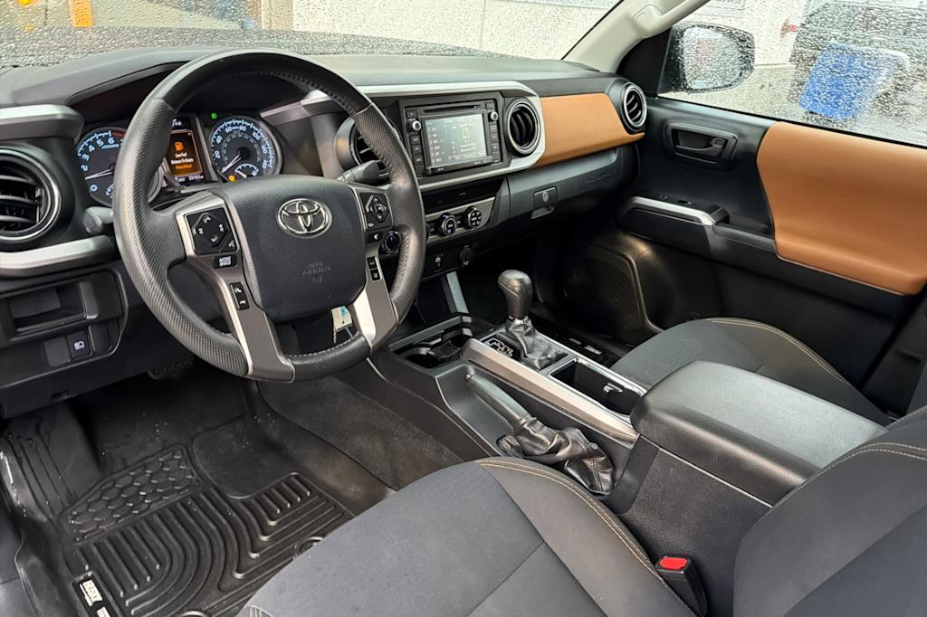 Thumbnail: 2019 Toyota Tacoma - 8