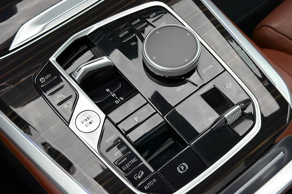 Thumbnail: 2025 BMW X5 - 14