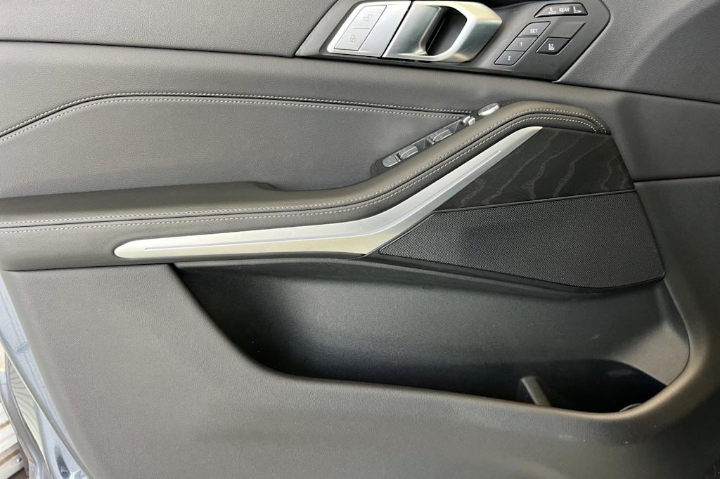 2022 BMW X7 xDrive40i 20