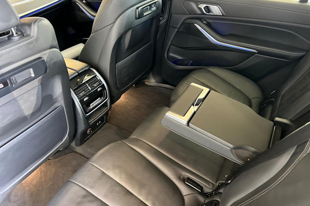 2022 BMW X7 xDrive40i 10