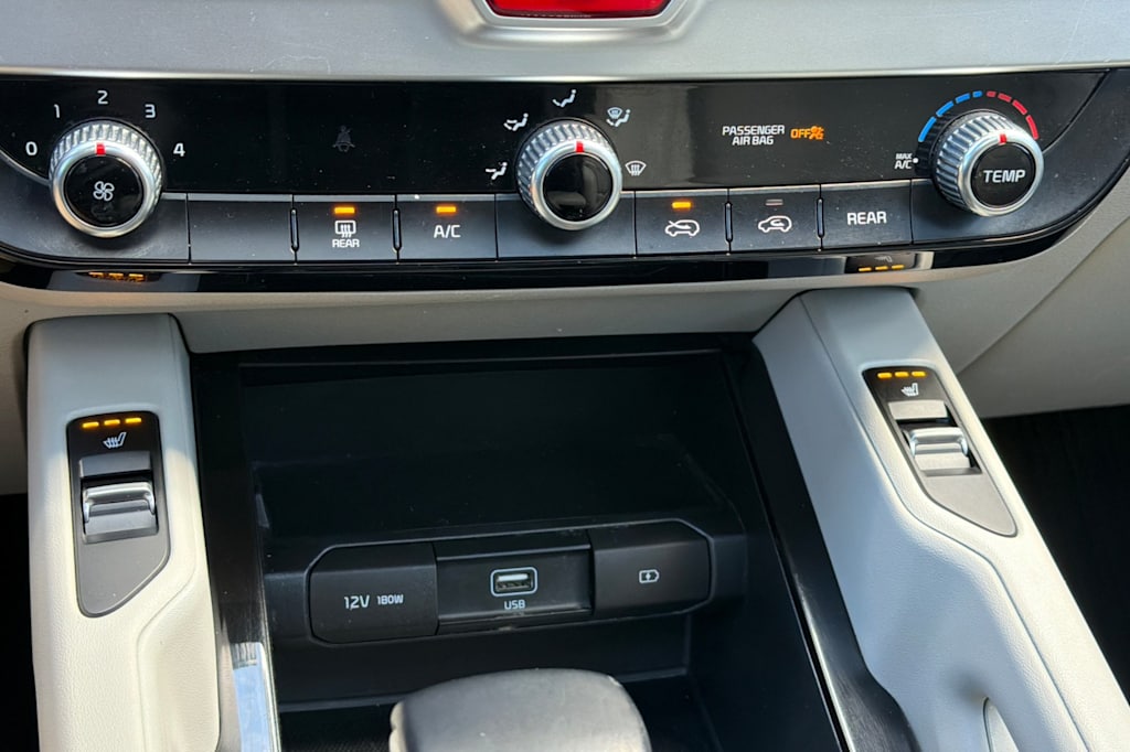 Thumbnail: 2020 Kia Telluride - 25