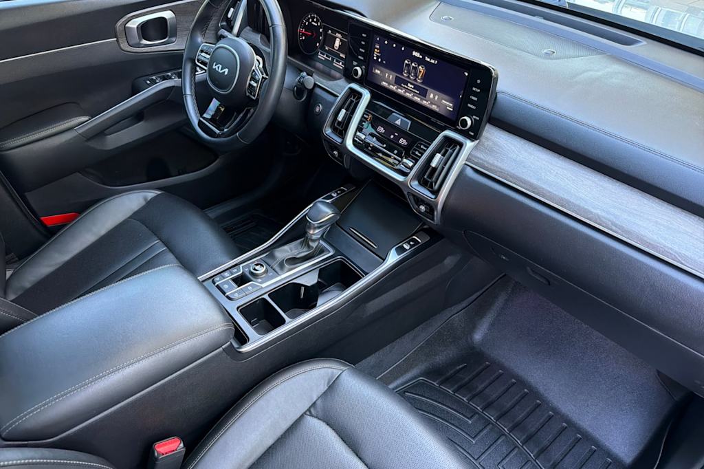Thumbnail: 2022 Kia Sorento - 12